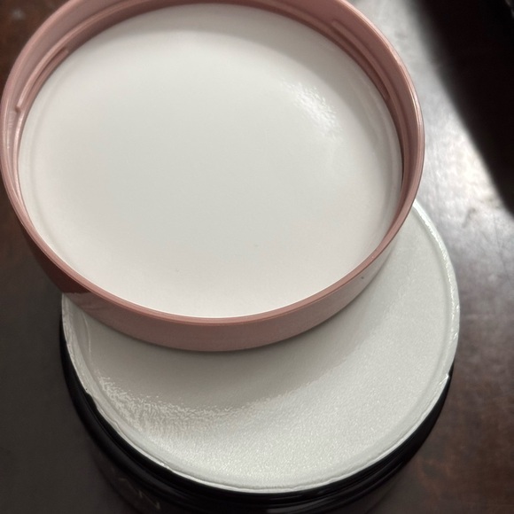 Josie Maran Whipped Argan Oil 4oz. Juicy Melon. New w/seal. - Picture 3 of 3